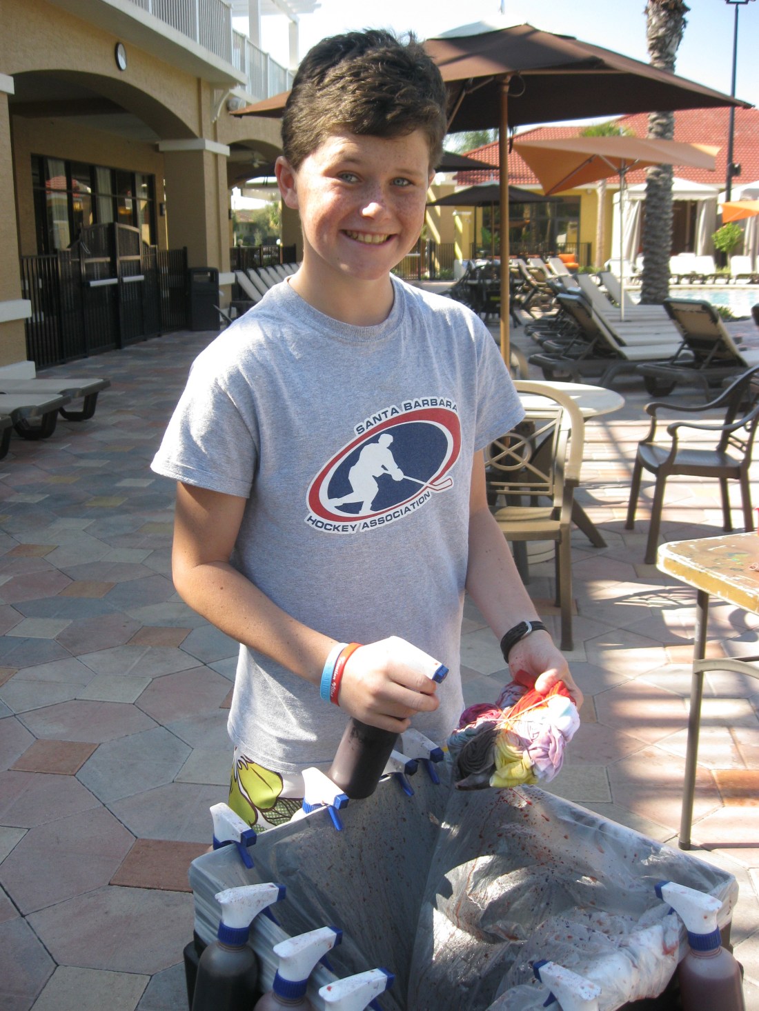 ...tie dying tshirts and...