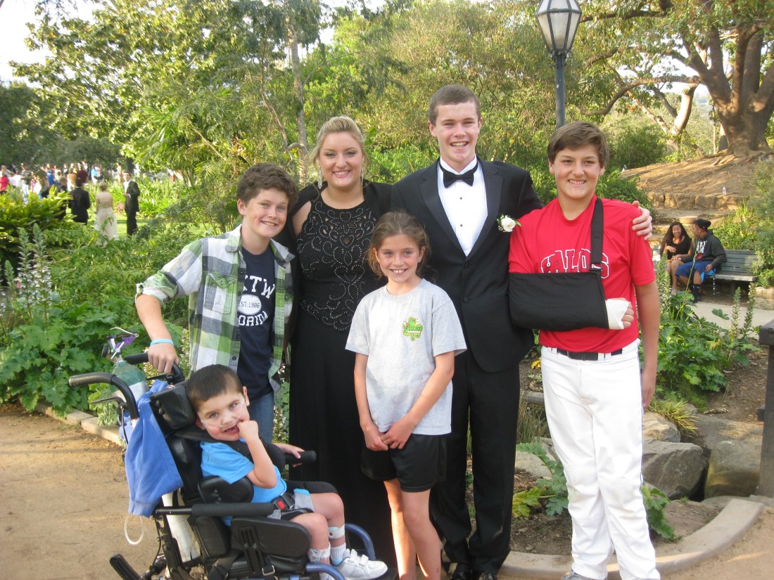 The whole family are fun friends...the Geyling and Jimenez sibs (sans David and Jackie).