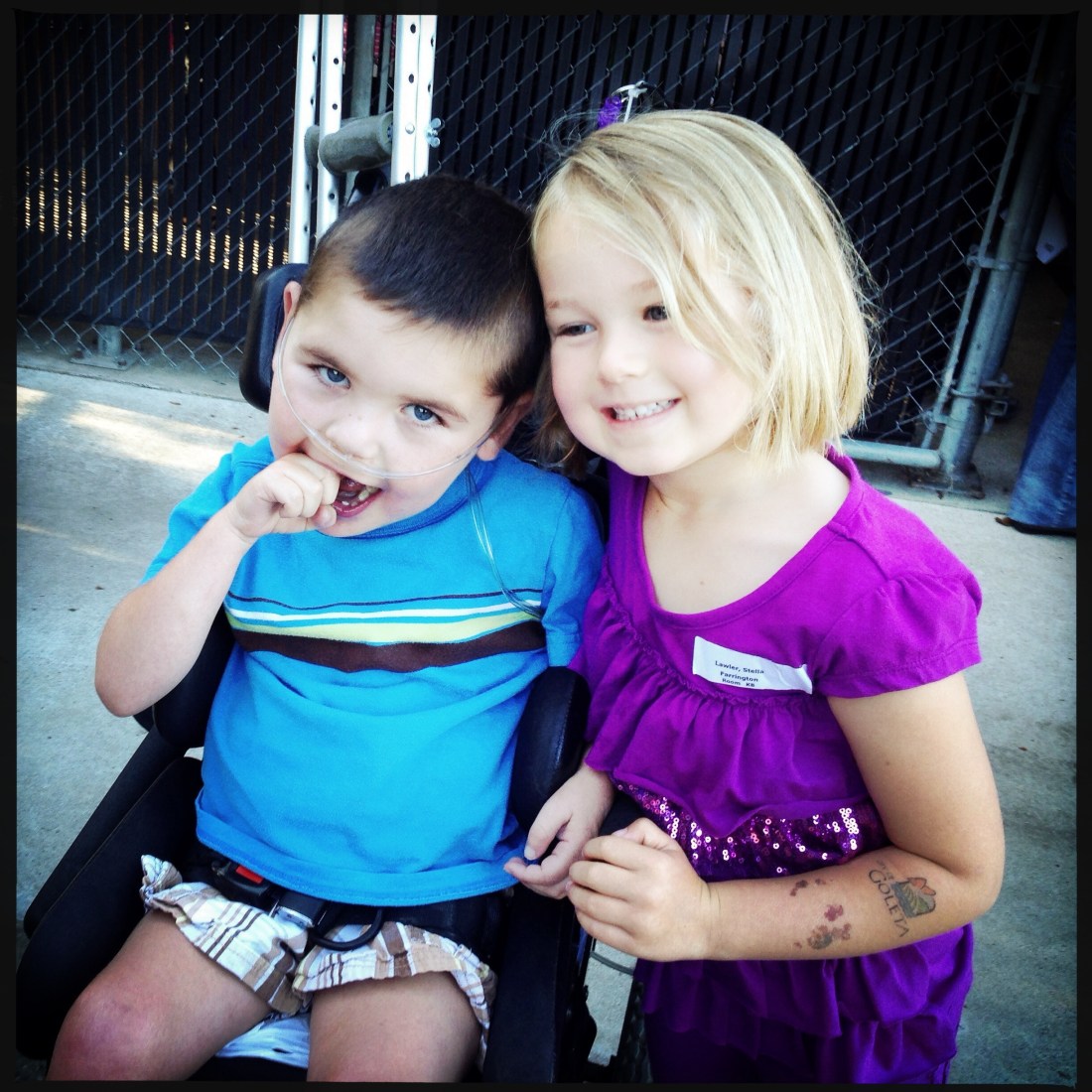 While dropping Livy off, we had to stop at the K yard to wish gal pal Stella a great first day!!!  How cute are they!