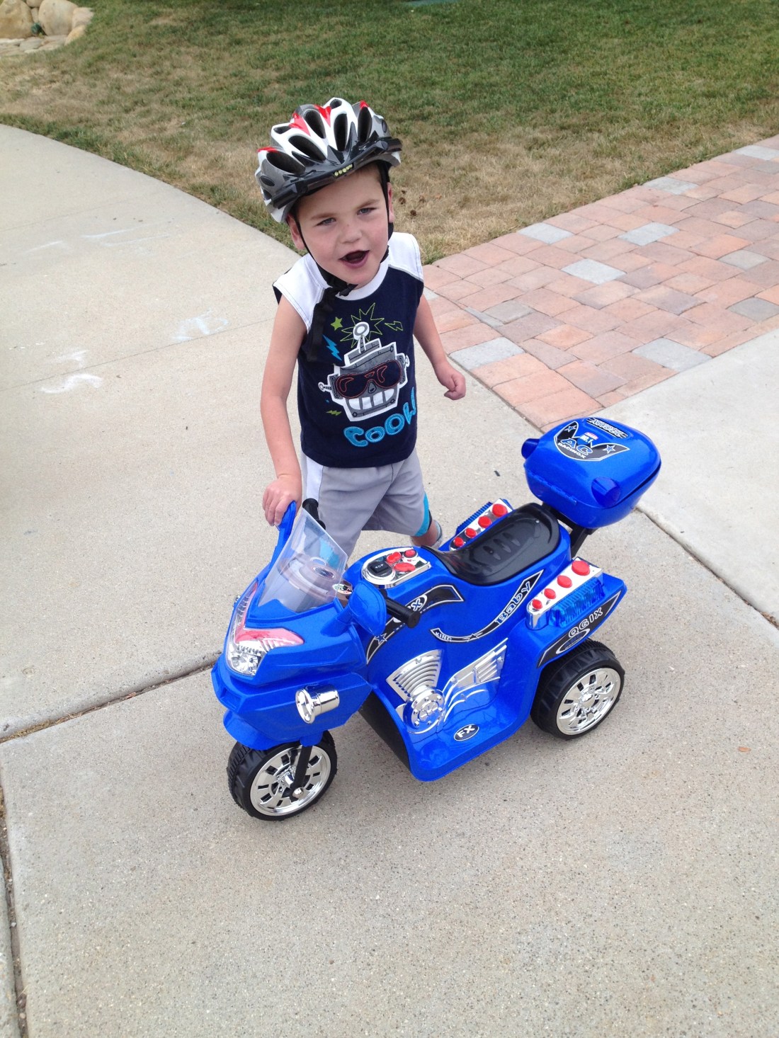 Tah Dah!  Rudy's new battery powered bike!