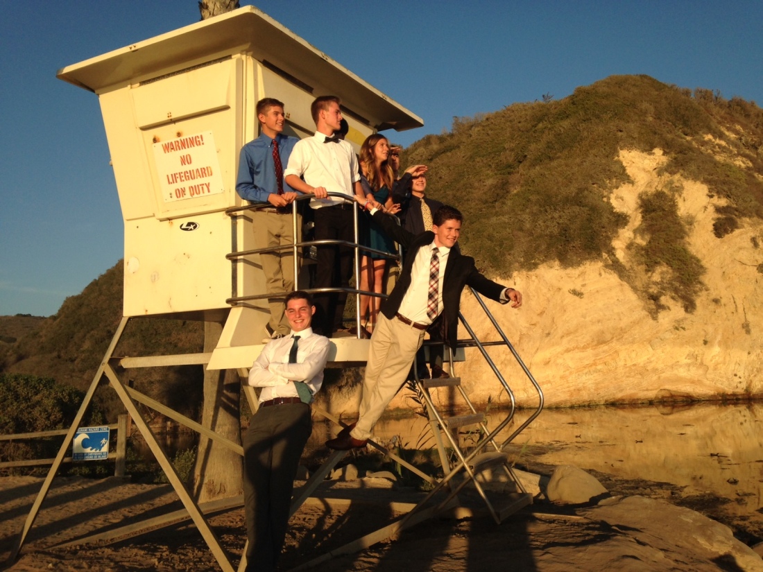 Homecoming fun continued on Saturday night with a pre-dance photo op at the beach with Max & friends!