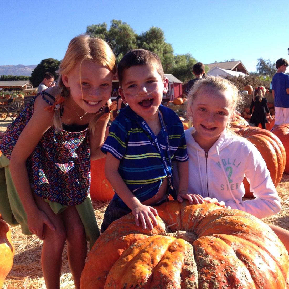 Rudy's class got to go to the local pumpkin patch on Friday with their 6th grade big buddies!  Rudy was well taken care of!  :)  So fun!!!