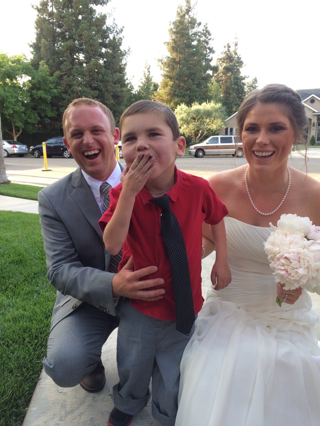 We were blessed to take a road trip up central CA this past weekend to share in celebrating good friends Jeremy and Becky.  Rudy has a few weddings under his belt and had no problem hamming it up for the bride and groom!
